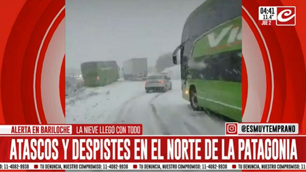 Alerta en Bariloche: intensas nevadas provocaron atascos y despistes en plena ruta 40