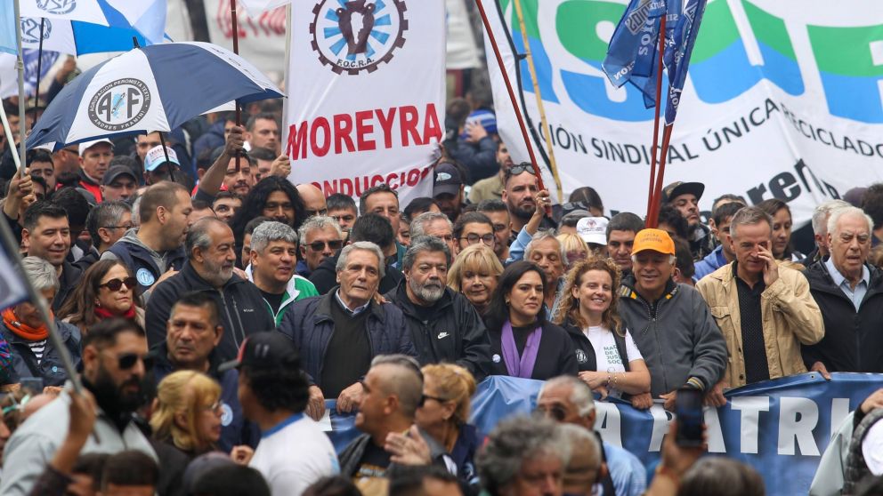 La CGT realizó una movilización por el Día del Trabajador (Foto NA).