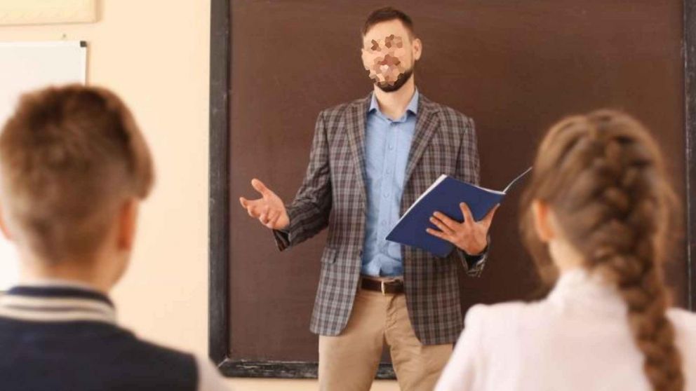 El docente quedó filmado maltratando a sus alumnos.