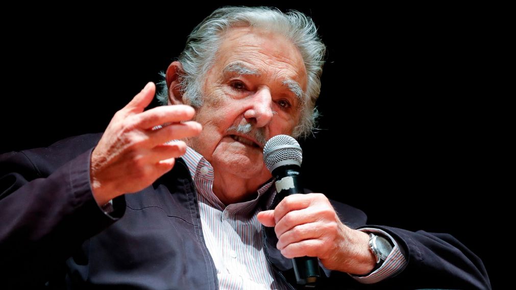 El ex presidente de Uruguay Jos� Mujica anunci� que tiene un tumor en el es�fago.