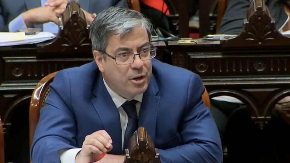 El jefe de bloque de Uni�n por la Patria en Diputados, Germ�n Mart�nez, critic� a Javier Milei por las presiones a los gobernadores para obtener votos para la "Ley �mnibus" (Archivo).