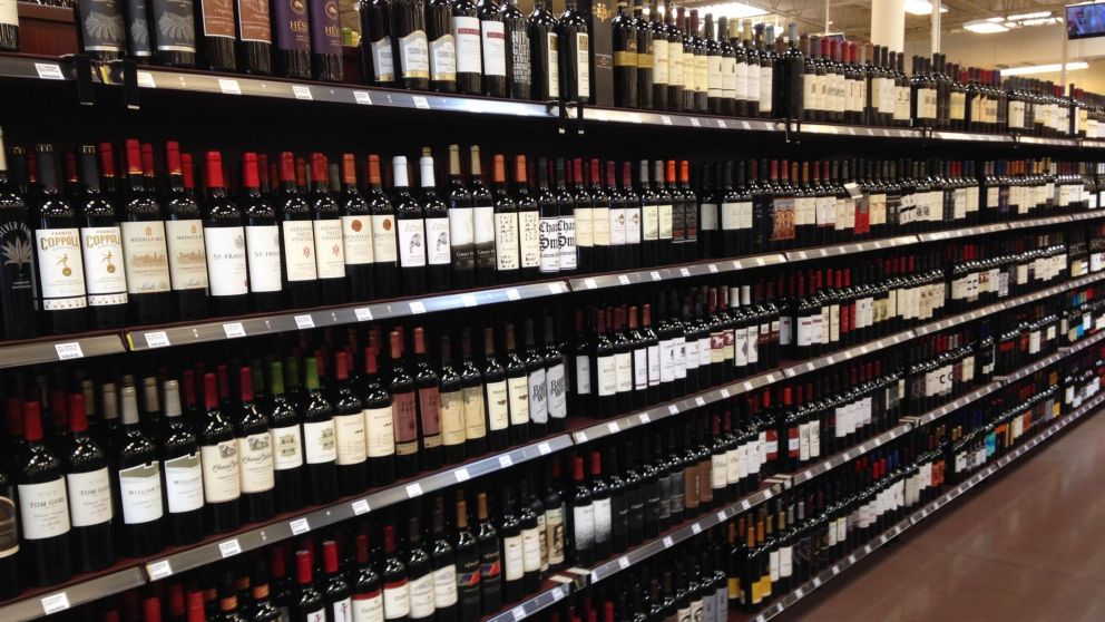 La caída del poder adquisitivo impacta en el consumo del vino y otras bebidas alcohólicas (Archivo).