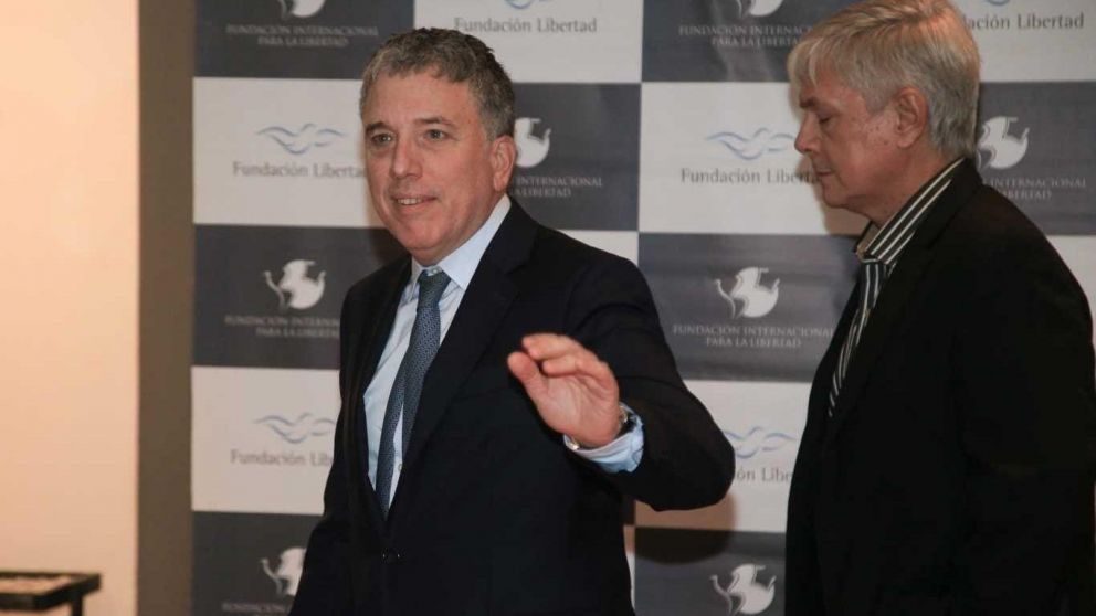 El ex ministro Nicolás Dujovne asistió a la cena de la Fundación Libertad (NA).