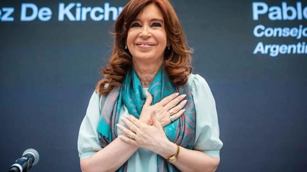 Cristina Kirchner anunció que inaugurará un microestadio con el nombre de Néstor Kirchner en Quilmes.