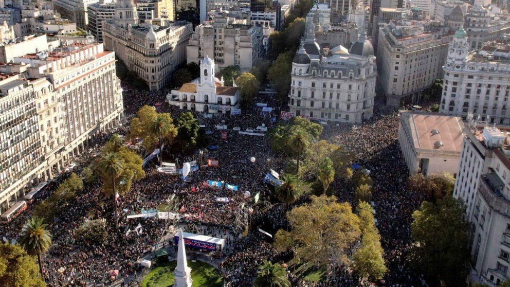 La prensa mundial destacó la convocatoria que tuvo la Marcha Federal Universitaria.