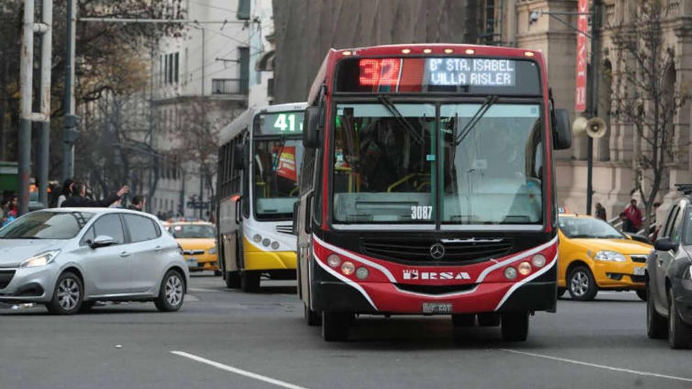 ¿Hay paro de colectivos? El contundente mensaje de empresarios antes de la reunión que define todo.