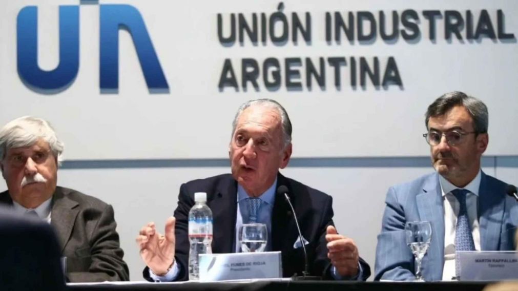 Desde la UIA piden "políticas urgentes" para reactivar el consumo