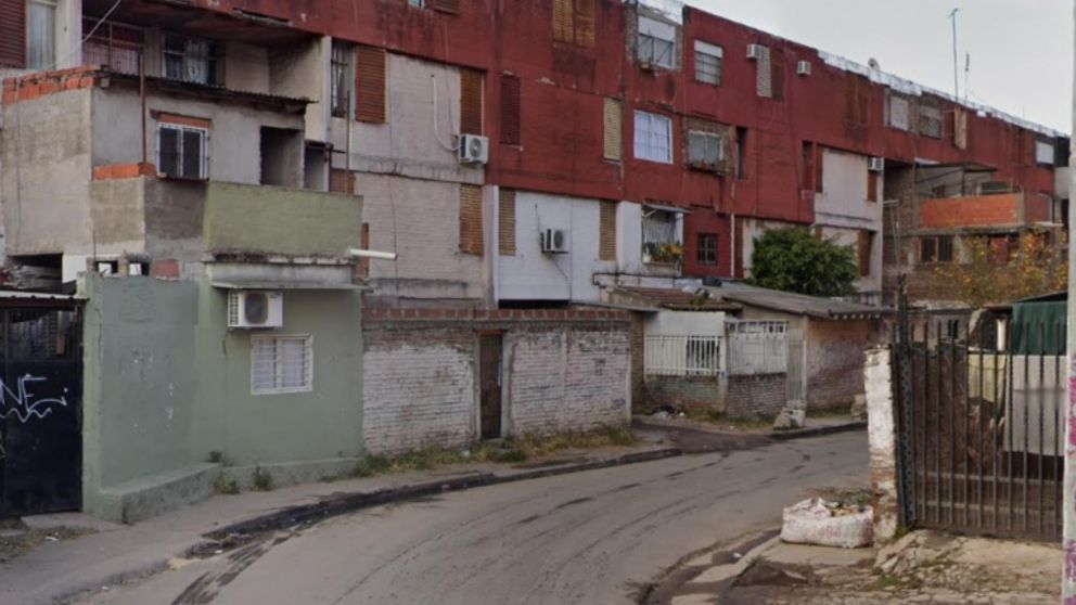 Acá, en este complejo habitacional, sucedió el asesinato del muchacho.