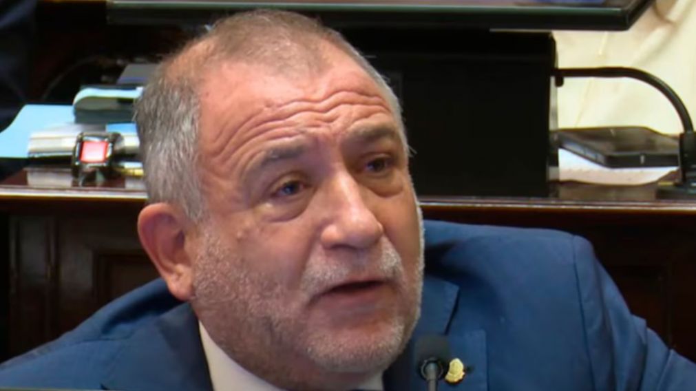 Luis Juez calificó el aumento de sueldo de senadores como "un bochorno".