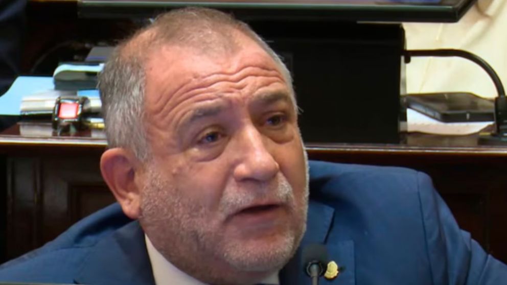 Luis Juez calificó el aumento de sueldo de senadores como "un bochorno".