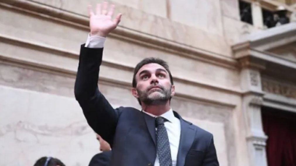 Ezequiel Atauche es el jefe de la bancada de LLA en el Senado.