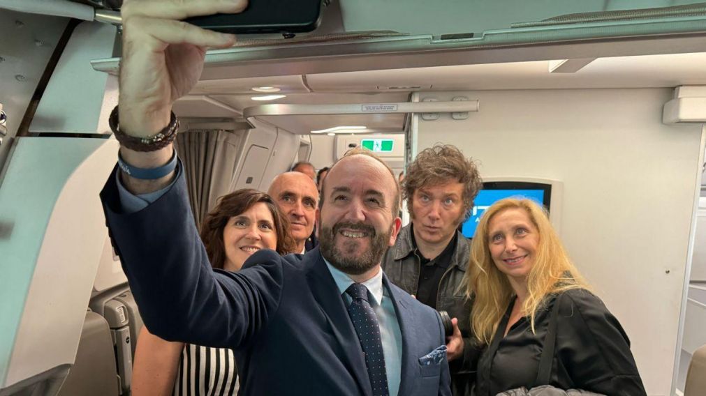 Javier Milei ya partió rumbo a su gira por Israel e Italia.