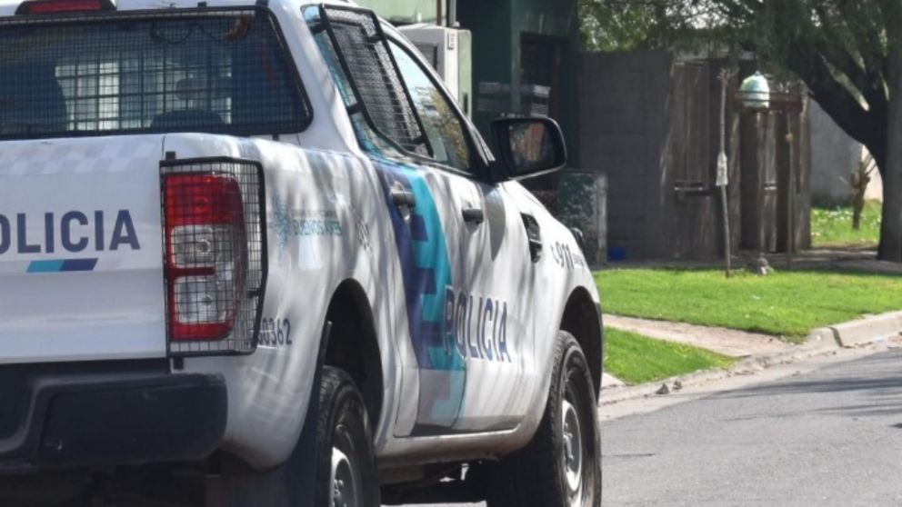 Los investigadores policiales intentan averiguar el paradero de los autores del crimen.