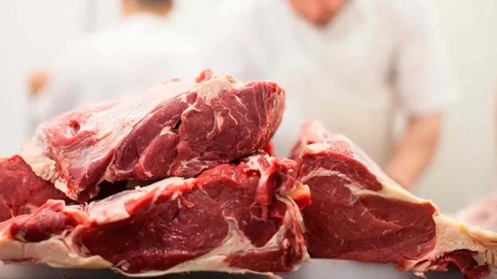 El titular de CICCRA, Miguel Schiariti, inform� que el promedio de 42 kilos de carne consumidos por habitante en marzo �es un n�mero muy bajo para lo que ven�amos consumiendo�.