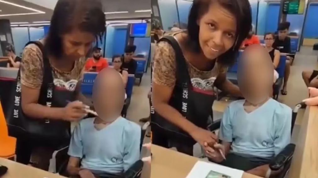Una mujer llevó a un banco el cadáver de su tío en una silla de ruedas e intentó pedir un préstamo (Imagen captura vídeo).