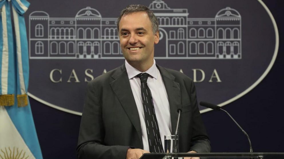 Adorni se refirió a las conversaciones con la oposición para avanzar con la Ley Ómnibus.