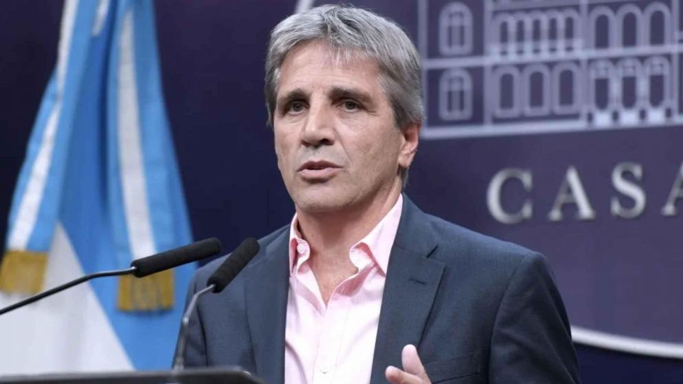 Caputo viaja a Washington: negociación con el FMI para salir del cepo y búsqueda de inversiones