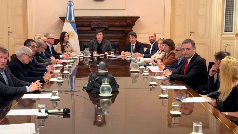 El presidente Javier Milei encabezó una reunión del comité de crisis en Casa Rosada.
