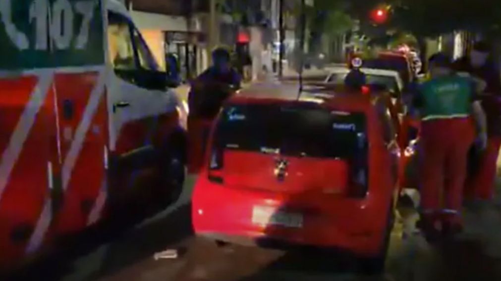 El femicidio ocurrió cerca de las 19:30 horas sobre la calle Sarandí al 100.