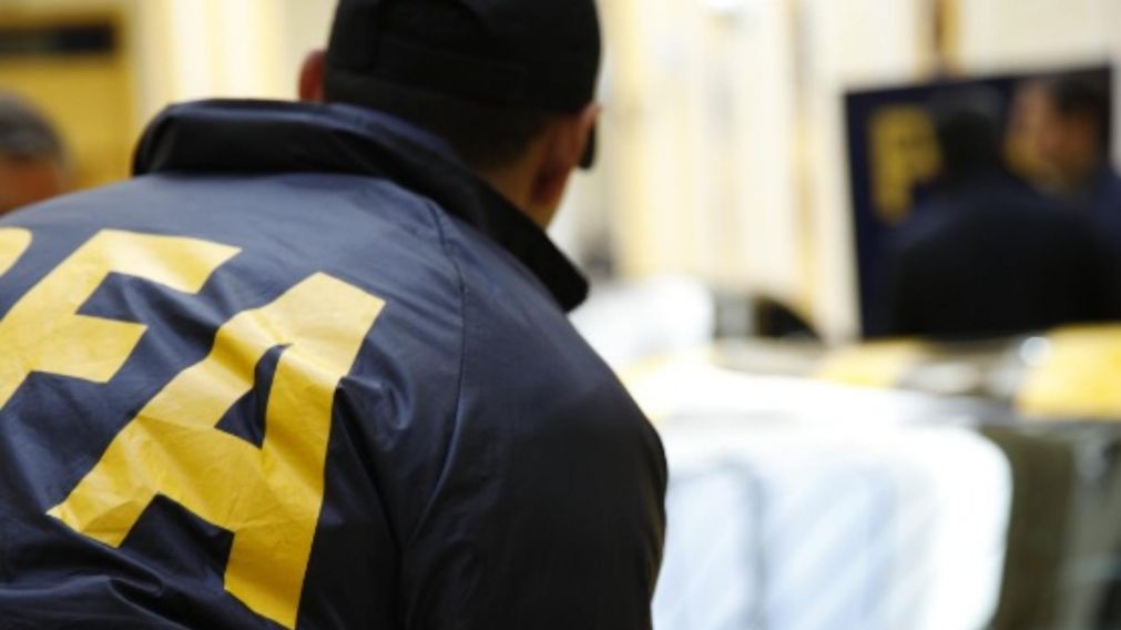 Los individuos ten�an colocadas ropas de la Polic�a Federal Argentina.