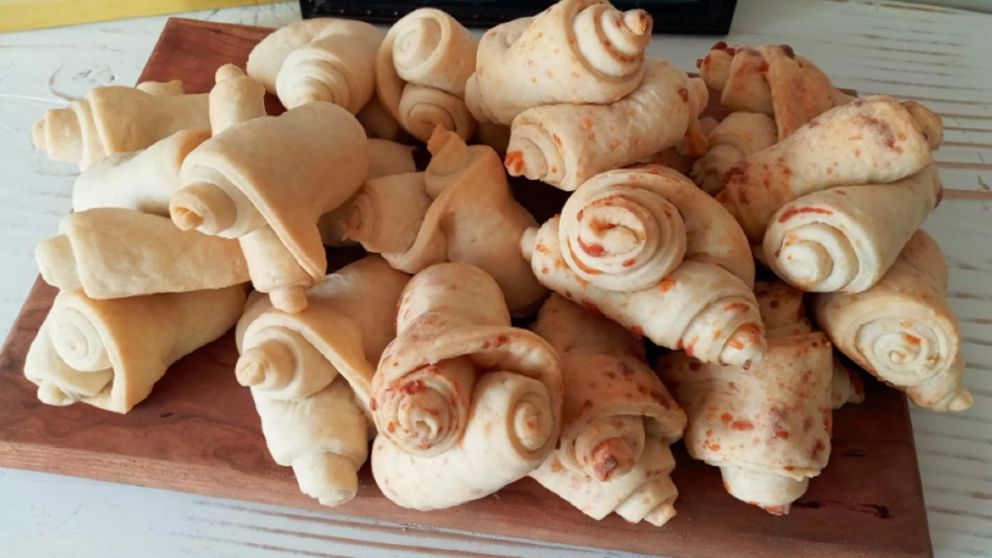 Cuernitos saborizados para el mate: una receta con pocos ingredientes y con poco tiempo de preparaci�n.