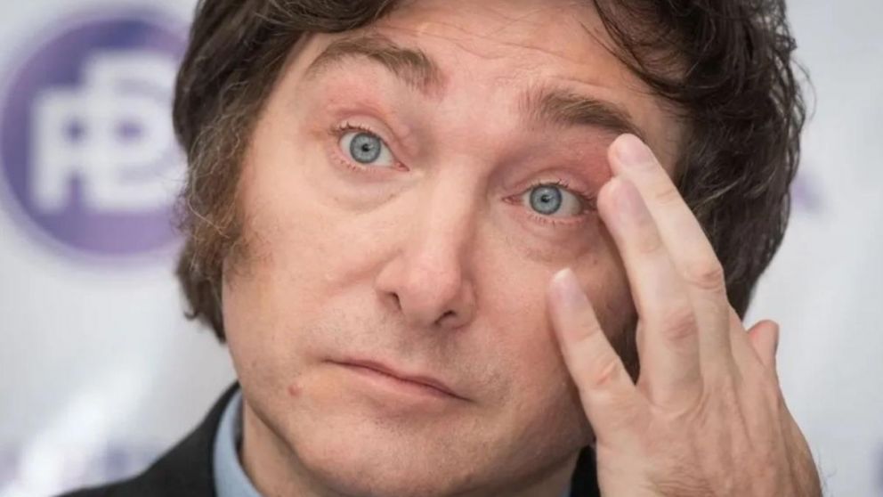 Javier Milei volvió a arremeter contra los periodistas al calificarlos de "ensobrados" y "corruptos".