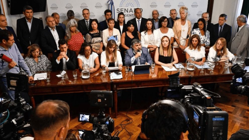 Senadores de Unión por la Patria se reunirán con los titulares de la CGT.