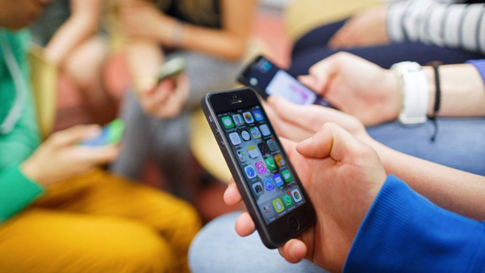 El Gobierno derogó decreto que controlaba los aumentos de las tarifas de los servicios de cable, internet y celular.
