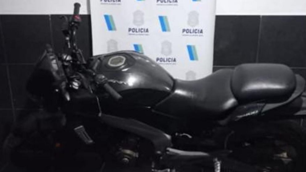Esta es la motocicleta que fue secuestrada por los funcionarios policiales.