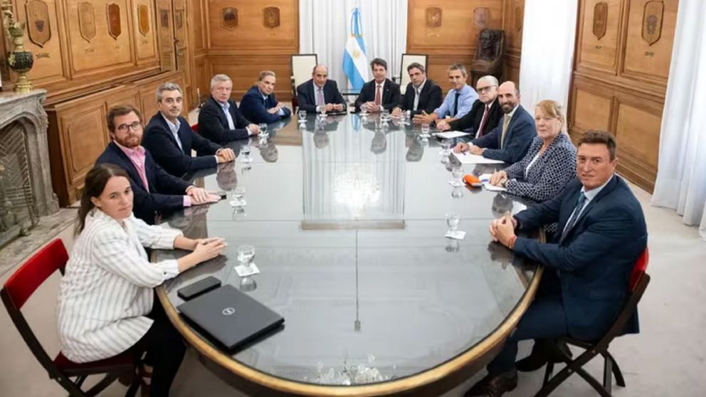 Nicolás Posse y Guillermo Francos, reunidos con Hacemos Cambio Federal.