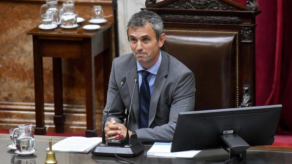 Martín Menem aclaró que la restitución del impuesto a las Ganancias no se discutirá dentro de la ley ómnibus.