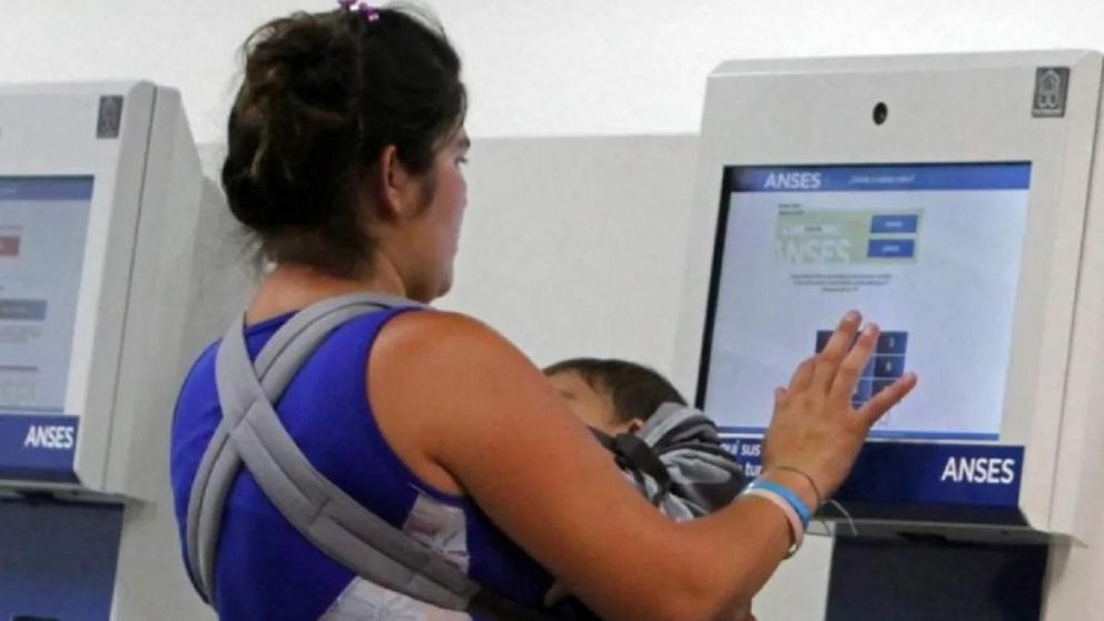 Bono de ANSES: titulares de la AUH y AUE podrán acceder a un refuerzo de $20.000.