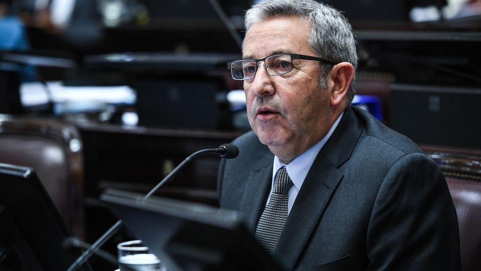 Cambio de hora oficial, la propuesta parlamentaria para el invierno.