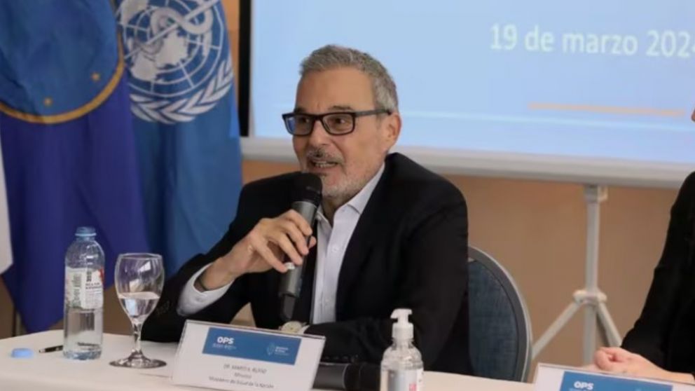El ministro de Salud salió a defender las políticas del Gobierno contra el dengue.