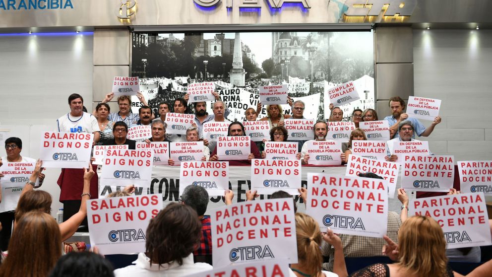 Desde Ctera reclaman que el Gobierno convoque a una paritaria nacional docente.