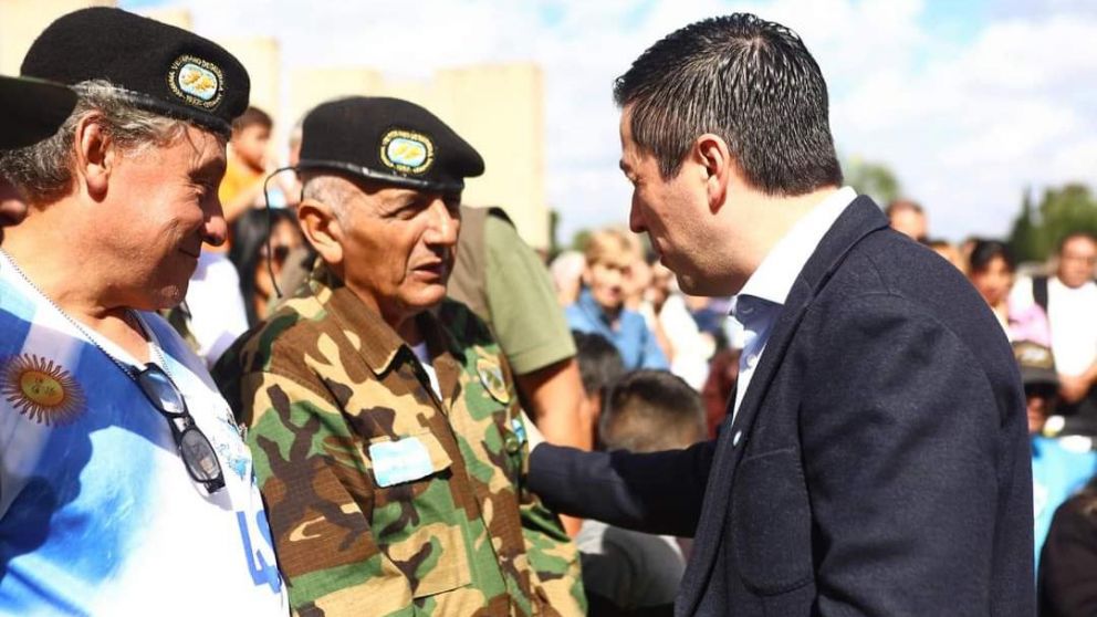 Se realizó el acto del 2 de Abril "Día del Veterano y de los Caídos en la Guerra de Malvinas" en el municipio de Malvinas Argentinas.