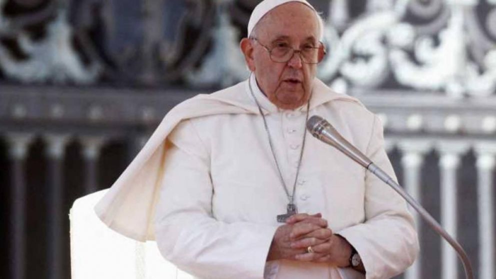 El Papa Francisco asegur� que Benedicto XVI lo sostuvo cuando se debati� la cuesti�n de los derechos para parejas LGTB.