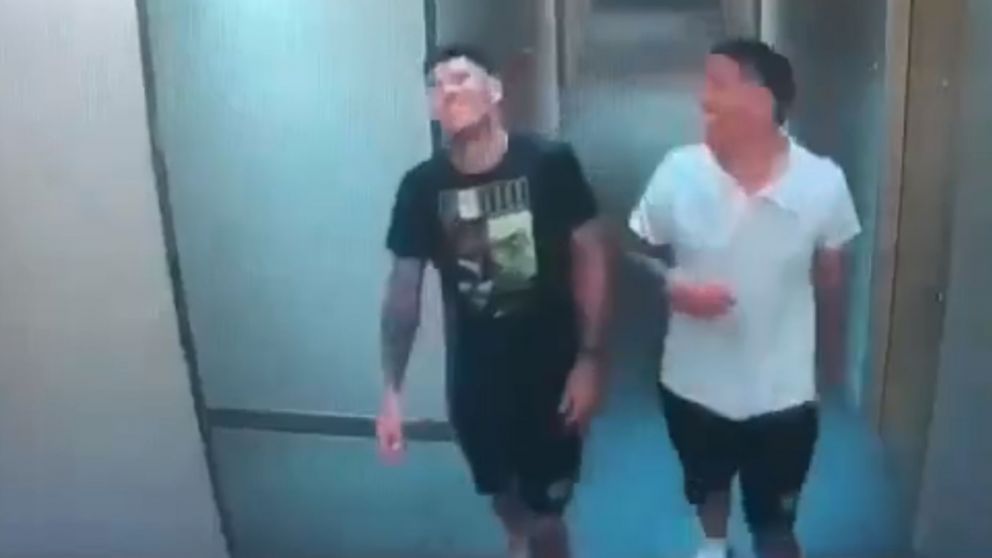 El video donde se ve a los jugadores José Florentín y Braian Cufre saliendo de la habitación.