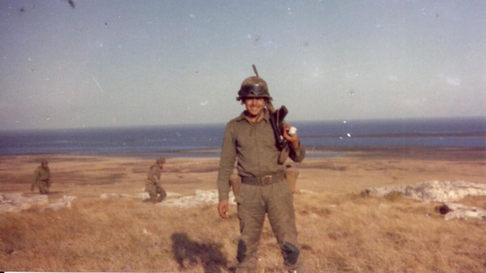 David Nazareno Zambrino, en 19820 en Malvinas (Gentileza David Nazareno Zambrino).