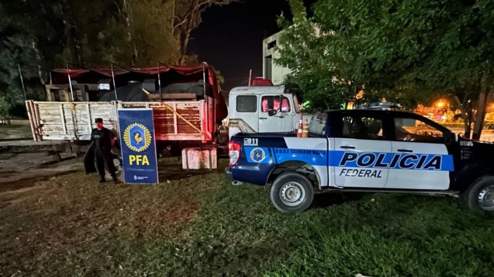 Operativo "Agua sucia": decomisan 3 toneladas de aceite de soja, valuado en 3.400.000 pesos.