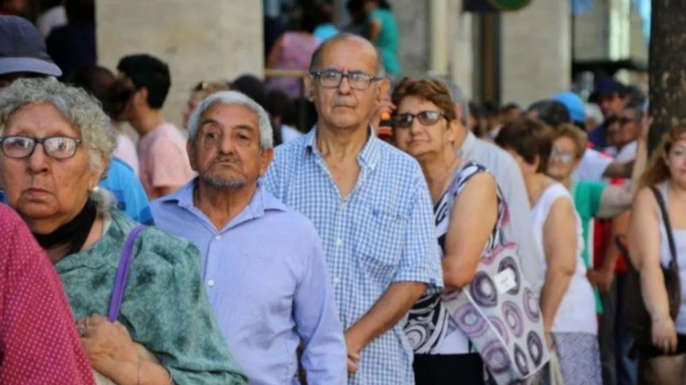 ¡Atención jubilados! Esto es lo que tienen que saber sobre la nueva fórmula por decreto del Gobierno (Imagen ilustrativa).