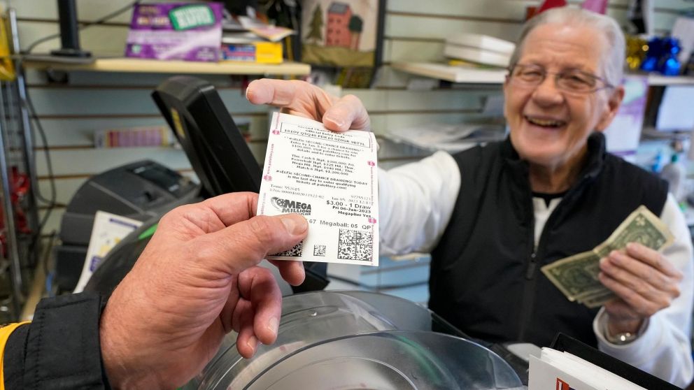 El dueño de la tienda de quiniela que vendió los boletos ganadores quedó sorprendido con lo que pasó tras entregar los tickets (Imagen ilustrativa).