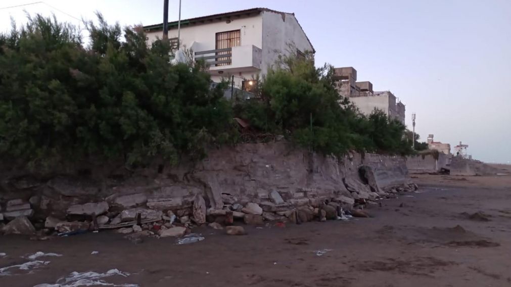 Los vecinos denuncian que los servicios p�blicos del Partido de La Costa no son ajenos a la inacci�n municipal.