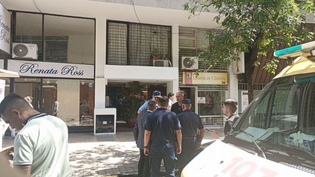 Un falso plomero murió al tirarse desde un séptimo piso tras asaltar a una jubilada (Imagen Cadena 3).