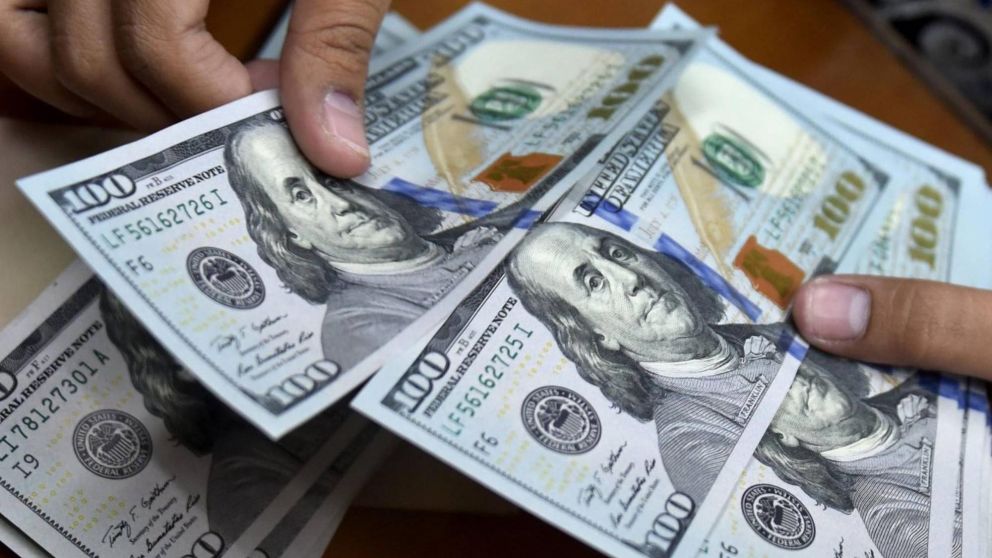 Dólar hoy: ¿A cuánto cotizan el oficial y el "blue"?