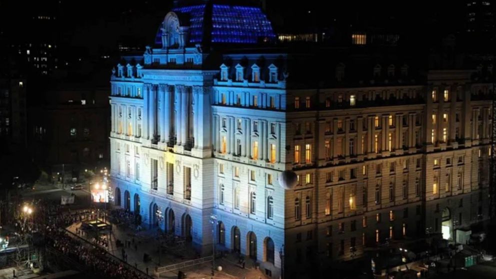 Estallaron los memes por el cambio de nombre al Centro Cultural Kirchner.