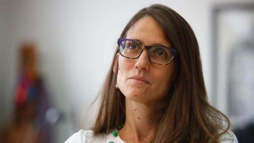 El Gobierno detectó pólizas sospechosas firmadas en el Ministerio de las Mujeres durante la gestión de Elizabeth Gómez Alcorta.