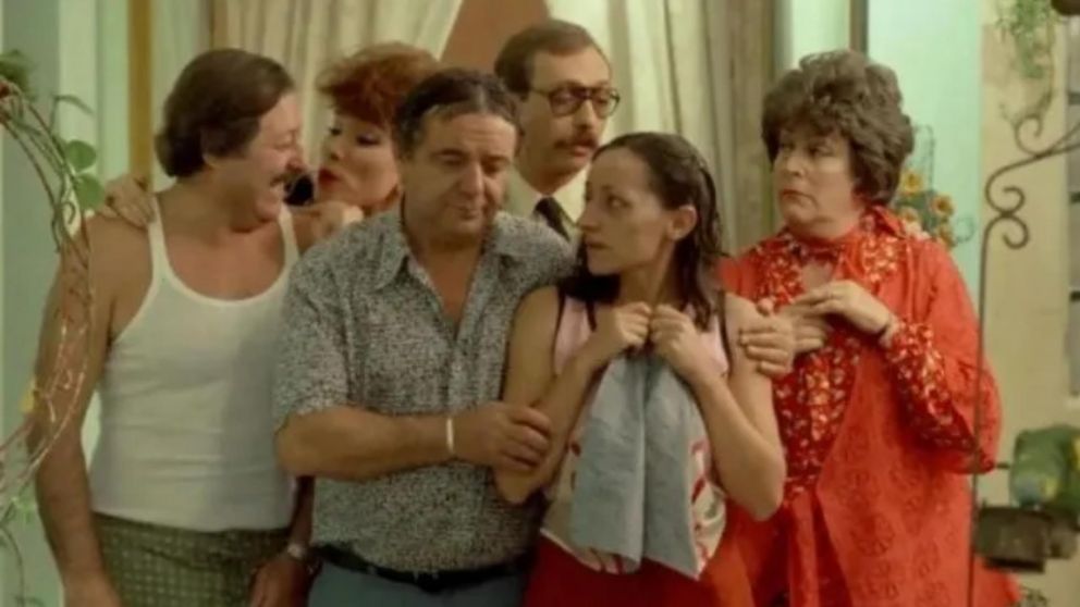 Así una mujer festejó su cumpleaños con la temática de "Esperando la carroza".