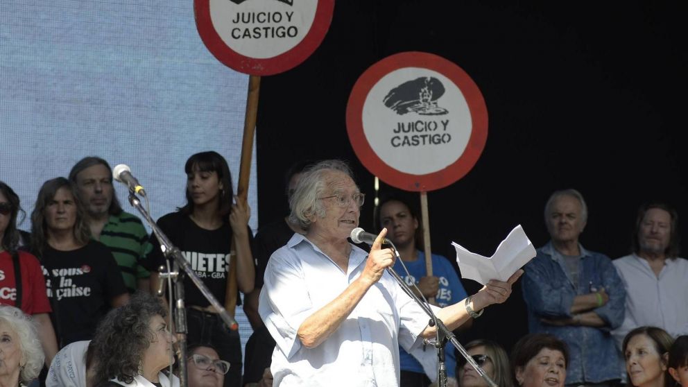 Pérez Esquivel en el acto por el Día de la Memoria: "El Gobierno quiere una dictadura del mercado". (Crónica/ Pérez Re)