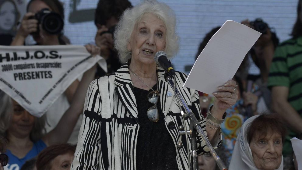 D�a de la Memoria, habl� Estela de Carlotto: �D�nde est�n los cuerpos de los desaparecidos? (Cr�nica/P�rez Re)